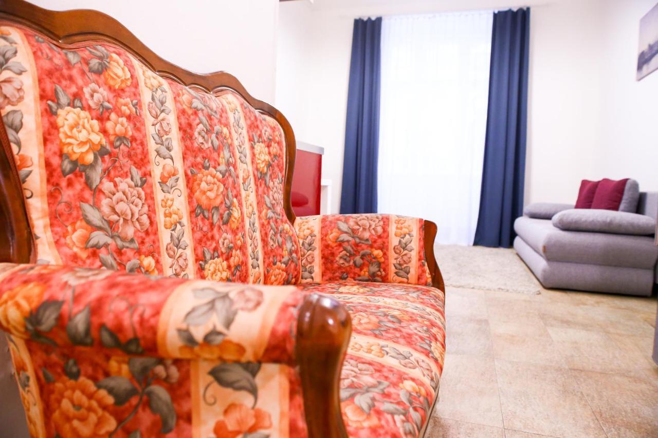 Stefania Apartment Centre Prag Eksteriør billede