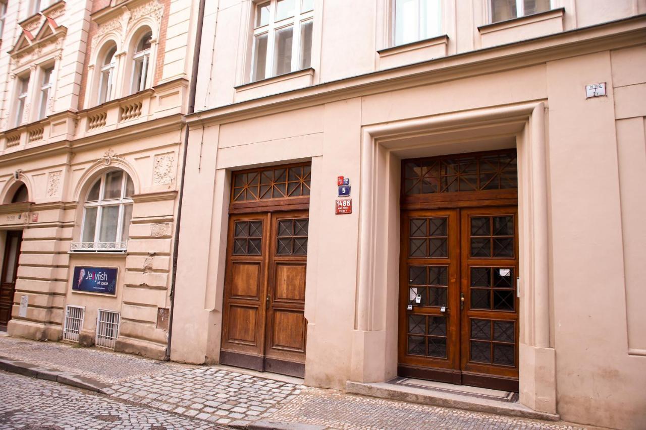 Stefania Apartment Centre Prag Eksteriør billede